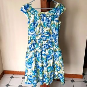 Emily and Fin Knee-length Dress. Has Pockets!